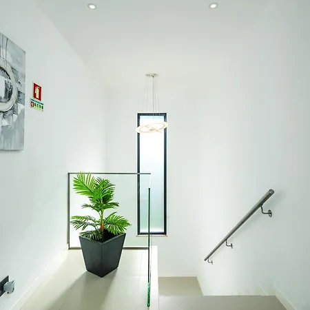 Villa Modern With Pool By Homing *