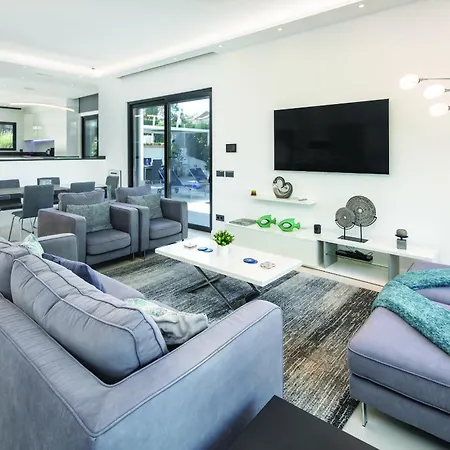 Modern With Pool By Homing * Vale do Lobo