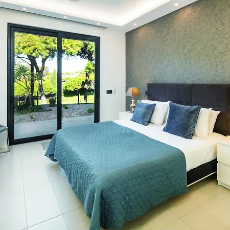 Modern With Pool By Homing Villa