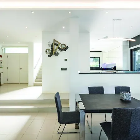 Modern With Pool By Homing Villa Vale do Lobo